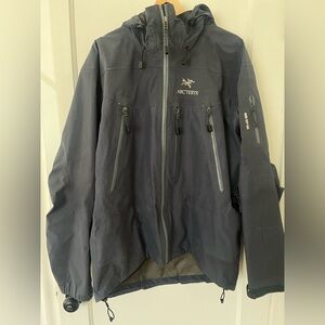Vintage 2004 ARC’TERYX Theta Ar Jacket in ‘Cinder’; Men’s Large.